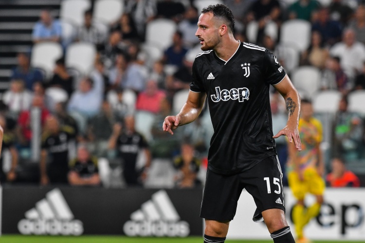 开云体育在线-加蒂打趣：我以前踢中场一年能进15到20个球，改踢前锋没准真能行