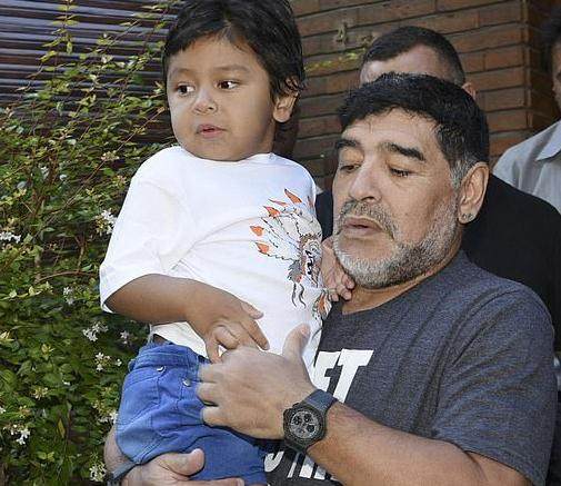 开云体育登录-马拉多纳遗产仅剩400万？律师：寄生虫吞掉了7000万